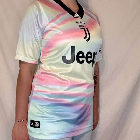 Extremely rare Adidas Juventus EA
Sports Soccer Football Jersey Limited
Edition - Picture 3 of 6